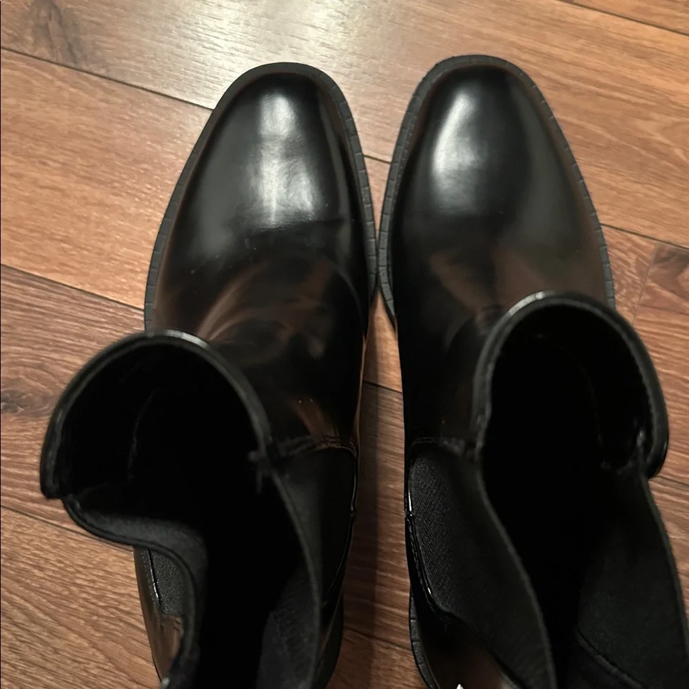 Zara faux leather black Chelsea ankle boots with gold heel - Picture 4 of 11